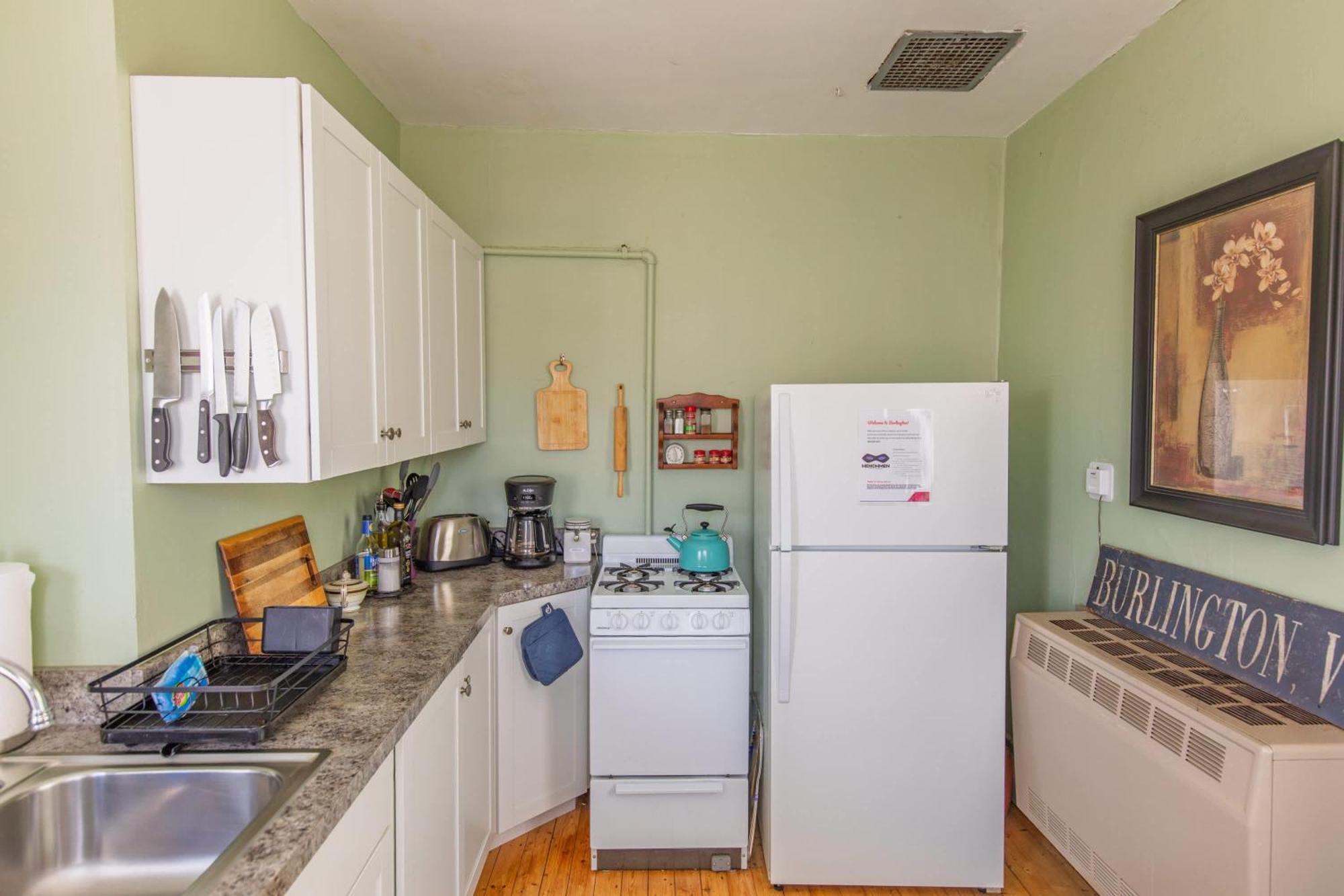 Centrally Located With Lake Views Burlington Esterno foto