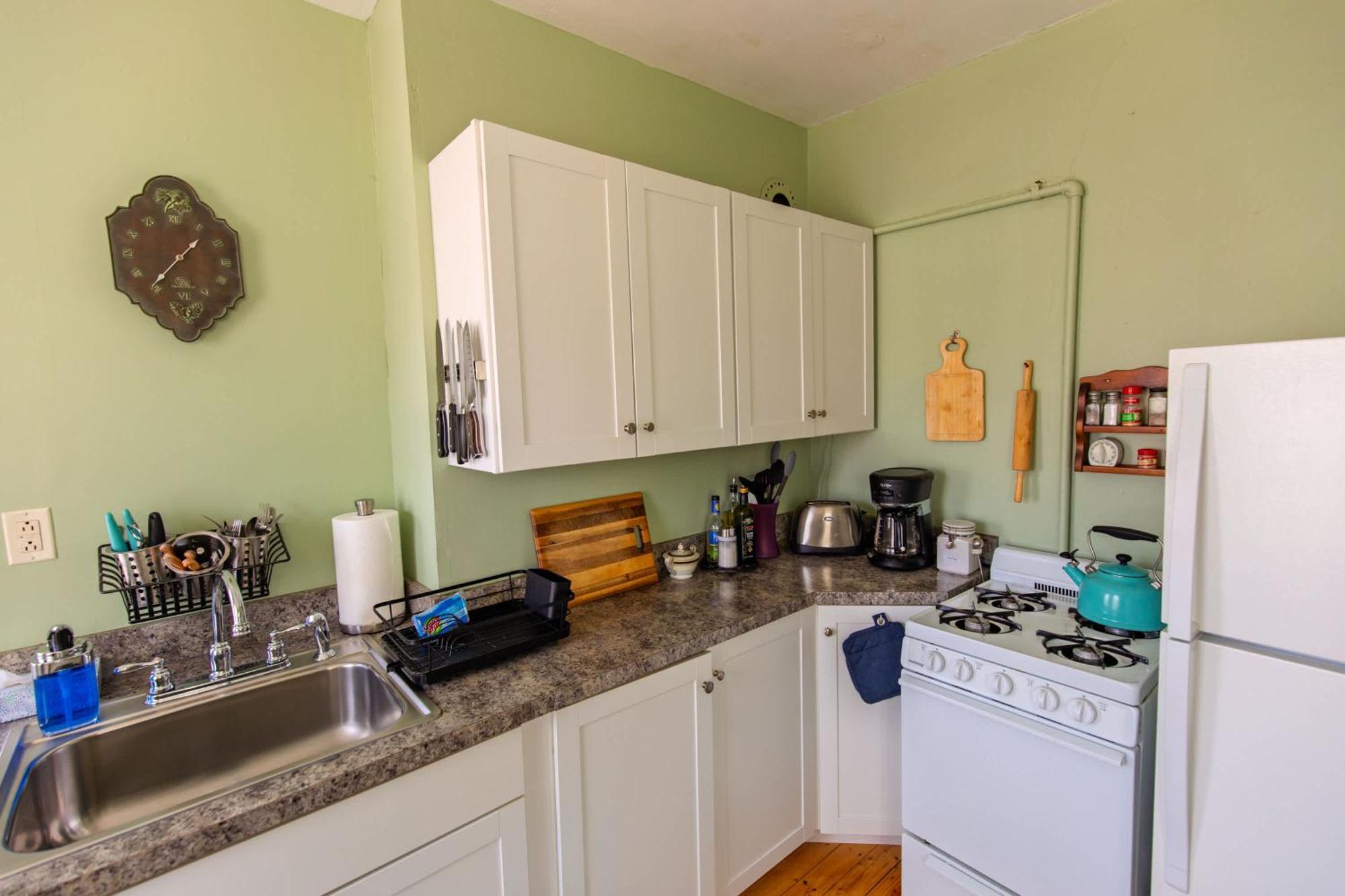 Centrally Located With Lake Views Burlington Esterno foto