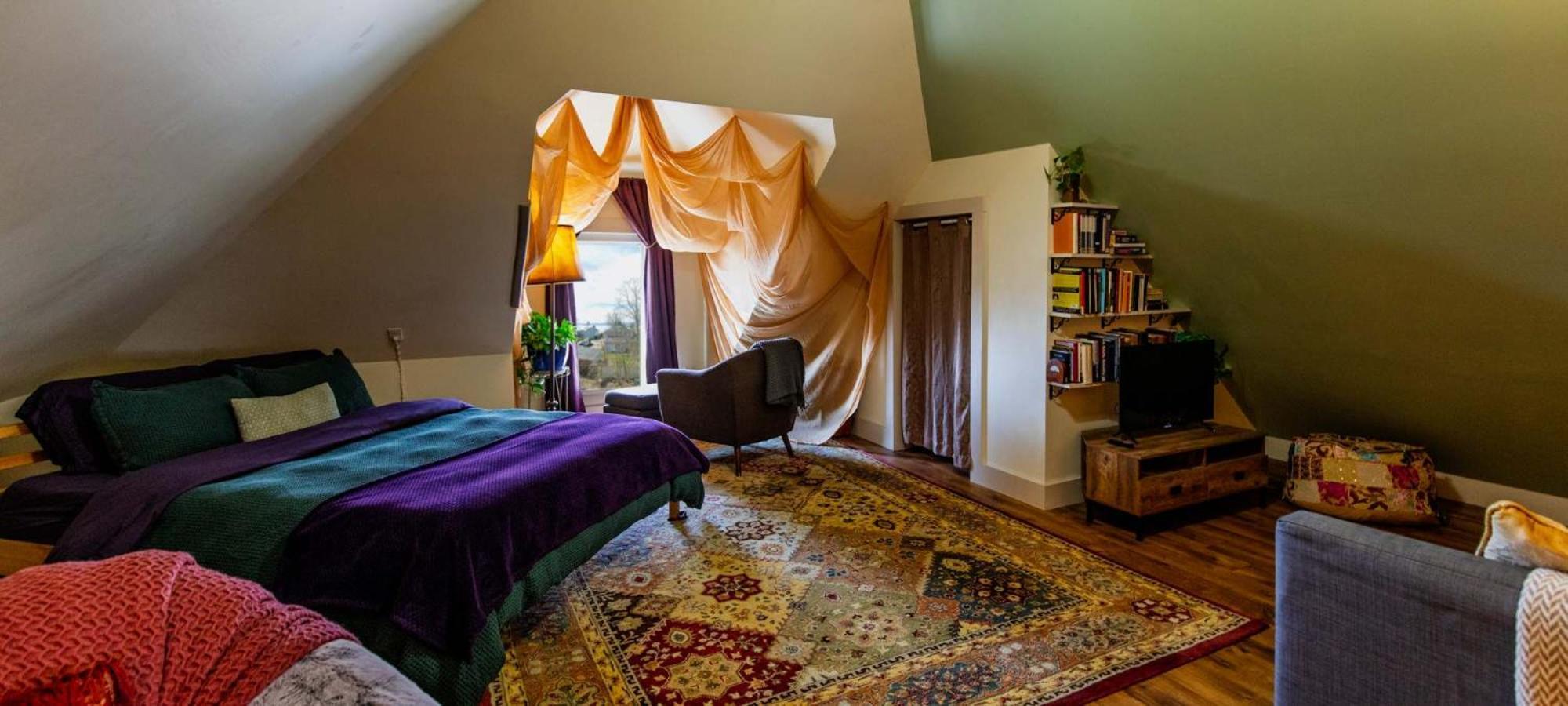 Centrally Located With Lake Views Burlington Esterno foto